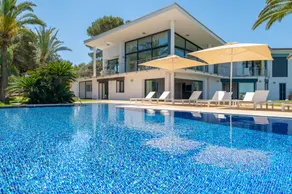Voll ausgestattete weiträumige Villa mit Garten, Terrasse und Grill | Strand in der Nähe - Image 4