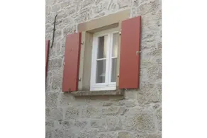 House with garden - Image 2