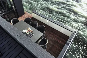 Houseboat with a roof terrace on the Baltic Sea - Image 3