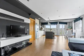 Fully equipped holiday home with terrace | Beach view | Close to the beach | Perfect for remote work - Image 5