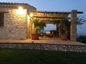 Villa mit privatem Pool, Terrasse und Garten - Image 4