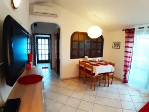 Lovely flat with terrace & garden - Image 5