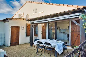 Family-oriented lovely house with garden, barbeque & terrace | Beach nearby | Pets allowed - Image 2