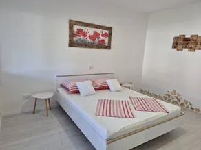 Apartments R and E - Image 4