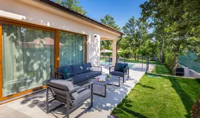 Fully equipped spacious villa with private pool, terrace & garden - Image 4