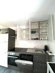 Flat with garden - Image 3