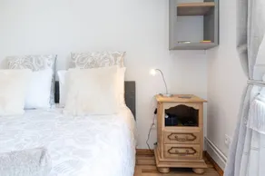 Bed and breakfast with terrace - Image 3