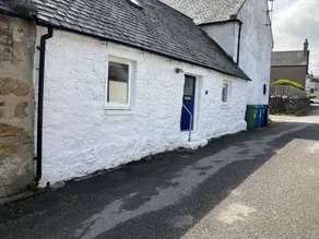 Cottage with garden & terrace - Image 3