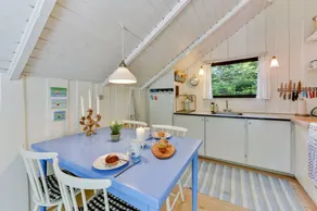 Holiday home with terrace & barbeque - Image 5