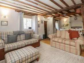 Family-oriented wonderful cottage with garden - Image 5