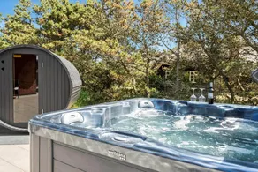 House with terrace, pool & sauna - Image 4