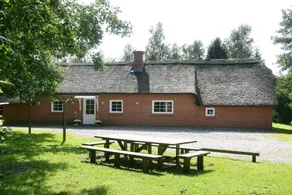 House with pool, terrace & garden - Image 3