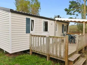 Mobil-home avec terrasse et piscine - Image 4