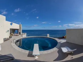 Exklusive Villa am Meer mit privatem und natürlichem Pool - Image 3