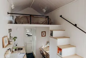 Spectacular Tiny House Loft Near National Parks, Forests and Coast in Queensland, Australia - Image 4