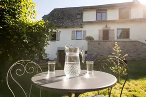 Gîte Les Sapins Douglas: Mountain View Holiday Home with Balcony and Wi-Fi - Image 3