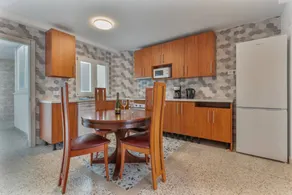 Voll ausgestattetes weiträumiges Apartment | Meerblick | Strand in der Nähe - Image 5