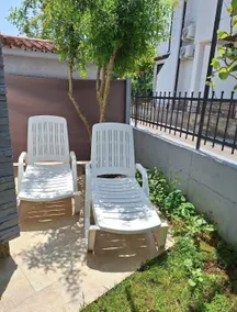 Apartment with terrace - Image 3