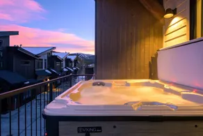 Grande maison adaptée aux familles avec jacuzzi | Vue montagne | Avec animaux acceptés - Image 5