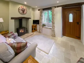 Cottage with barbeque & garden - Image 3