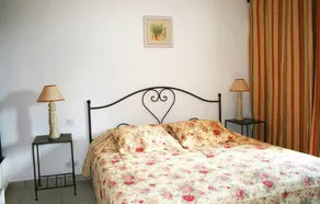 Provençal Escape with Pool - Image 5