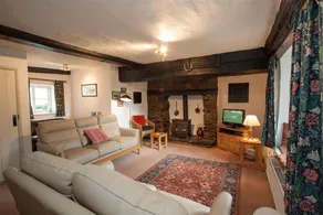 Cottage with garden - Image 4
