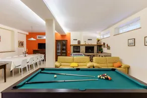 Villa with garden, private pool & barbecue - Image 2