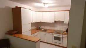 Camera privata adatta alle famiglie con piscina e sauna | Vista sul giardino - Image 4