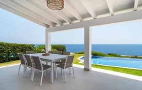 Exclusive Modern Villa with Pool, Beach Access & Panoramic Sea Views in Mallorca - Image 2