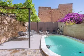B&B with terrace, garden & pool | Garden view - Image 5