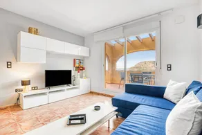 Holiday apartment with terrace, garden & pool | Mountain view - Image 4