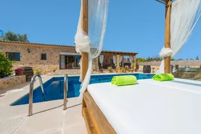 Villa with private pool, terrace & garden - Image 4