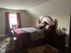 Ruhiges Zimmer in einem friedlichen Zuhause (Nach oben) - Image 3