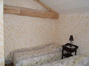 Private room with garden, pool & terrace - Image 4