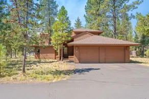 Fully equipped pleasant house with hot tub & pool - Image 5
