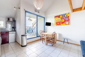 Agréable appartement de vacances convivial et familial avec piscine, terrasse et jardin | Vue jardin | Avec animaux bienvenus - Image 5