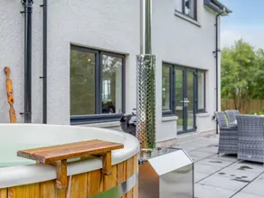 Cottage with garden, barbeque & hot tub | River view - Image 2