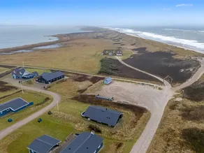 Family-friendly holiday home with terrace & sauna | Lake view | Next to the beach | Pets are welcome - Image 4