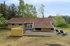 Holiday home with terrace, sauna & barbecue - Image 5