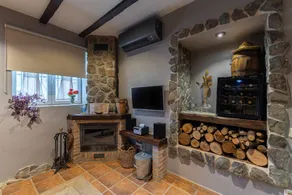 Fully equipped flat with private pool & jacuzzi | Mountain view | Perfect for remote work - Image 5