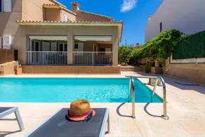 Family-friendly beautiful house with private pool, garden & terrace - Image 2