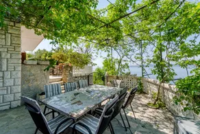 Flat with terrace | Water view - Image 3