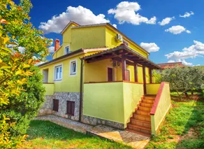 Flat with garden, terrace & barbeque - Image 4