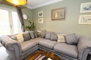 Child-friendly holiday home with garden - Image 2