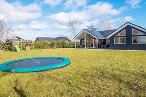 Fully equipped house with barbeque, pool & sauna | Beach nearby | Pets are welcome - Image 2