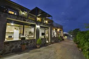 House with terrace, BBQ & private pool | Mountain view - Image 5