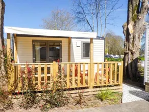 Wonderful mobile home with heated pool & terrace - Image 4