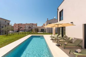 Villa with pool, terrace & garden | Pool view - Image 4