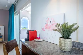 Ocean Pool View Deluxe Suite - Image 3