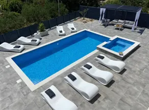Villa mit Grill, privatem Pool und Terrasse - Image 4
